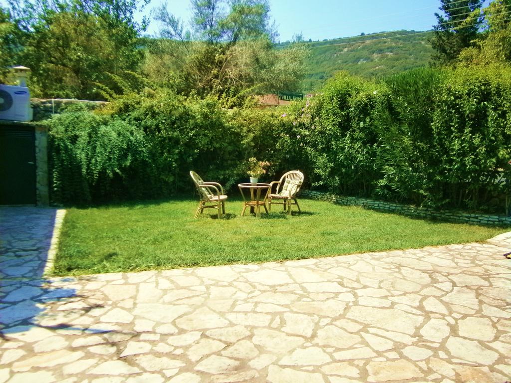 Villa Frias Asprogerakata Стая снимка