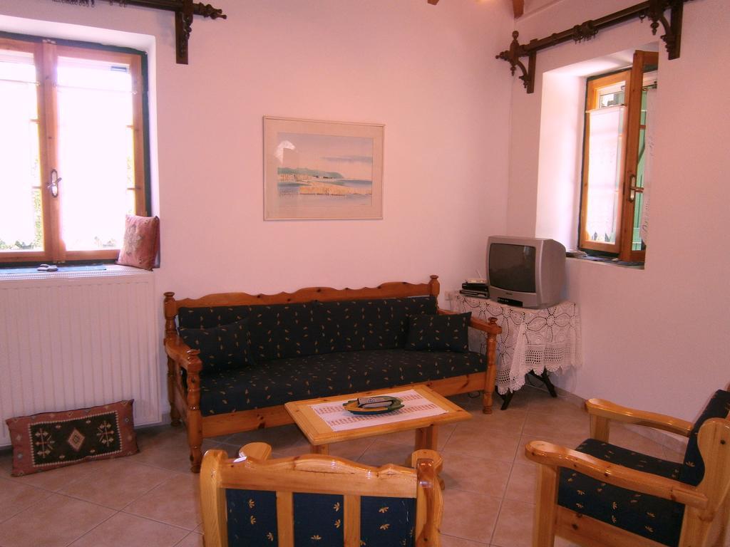 Villa Frias Asprogerakata Стая снимка