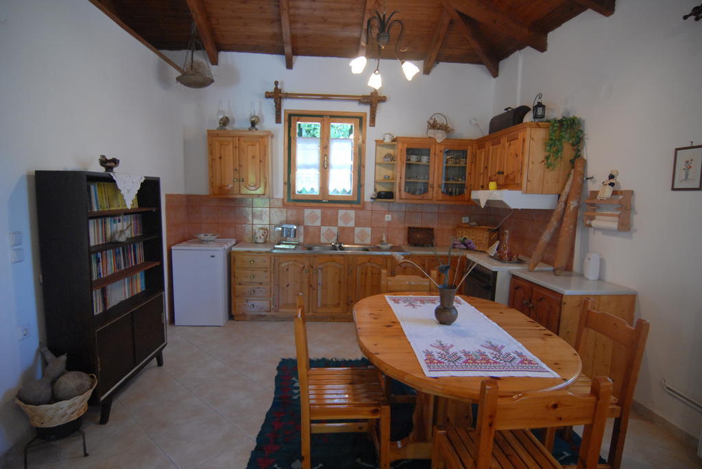 Villa Frias Asprogerakata Стая снимка